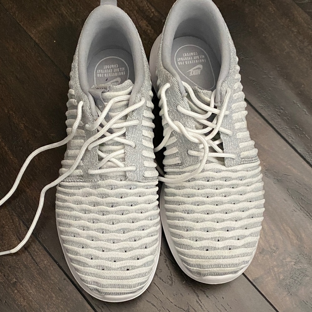 Nike Men's White and Gray Athletic Shoes